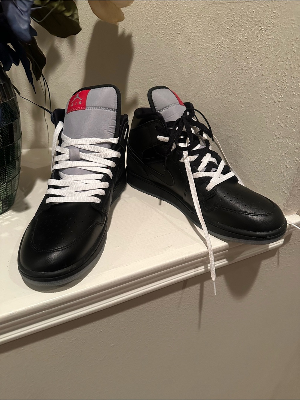NIK AI JORDAN 1 Mid SE SHOES BLACI METALLIC REIMAGINED HV5177-010 Men's LIKE NEW